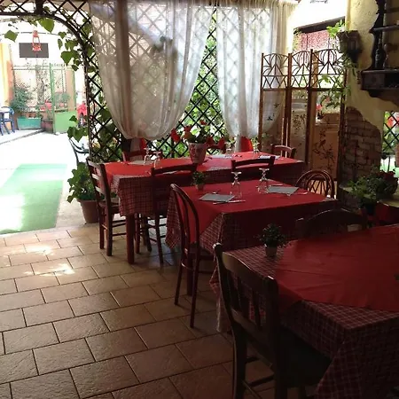 Il Vecchio Portico לינה וארוחת בוקר *
